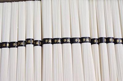 Silky Lady Somen Advanced Black Belt 50 г x 160 упаковок Простая коробка Пробная цена Somen Soumen Koshi Подарочный подарок для горла Хорошее соотношение цены и качества Скрученный вручную Конец года