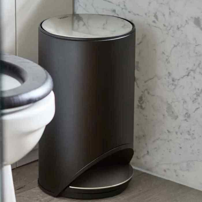 JOSEPH JOSEPH Arc Easy-Push Мусорное ведро с педалью матовое черное 10 л