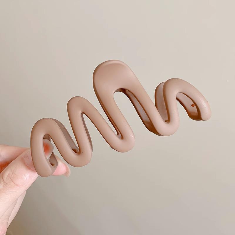 Большая женская шпилька высокого класса: Новая модель Shark Clip 2025 года на осень/зиму