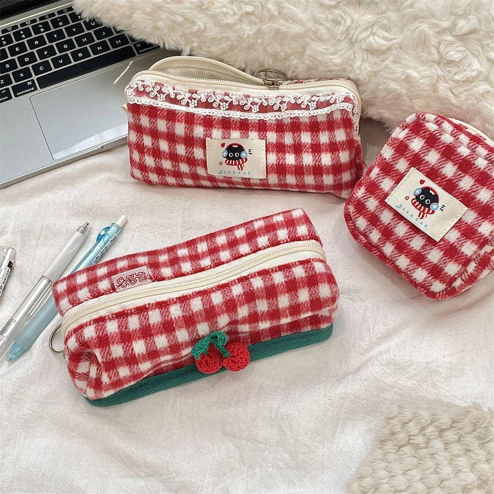 Cute Plaid Pencil Case Sweet Cosmetics Zipper Bag Kawaii Travel Toiletry Pockets Travel