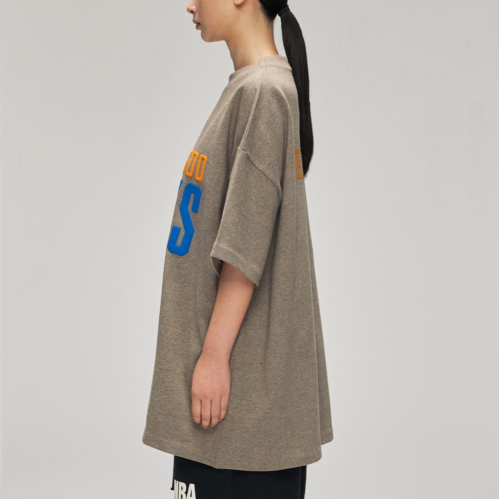 Fear of God Essentials Футболка Knicks 90-х Homestead Heather Мужские Топы Бежевый 125NB252008F