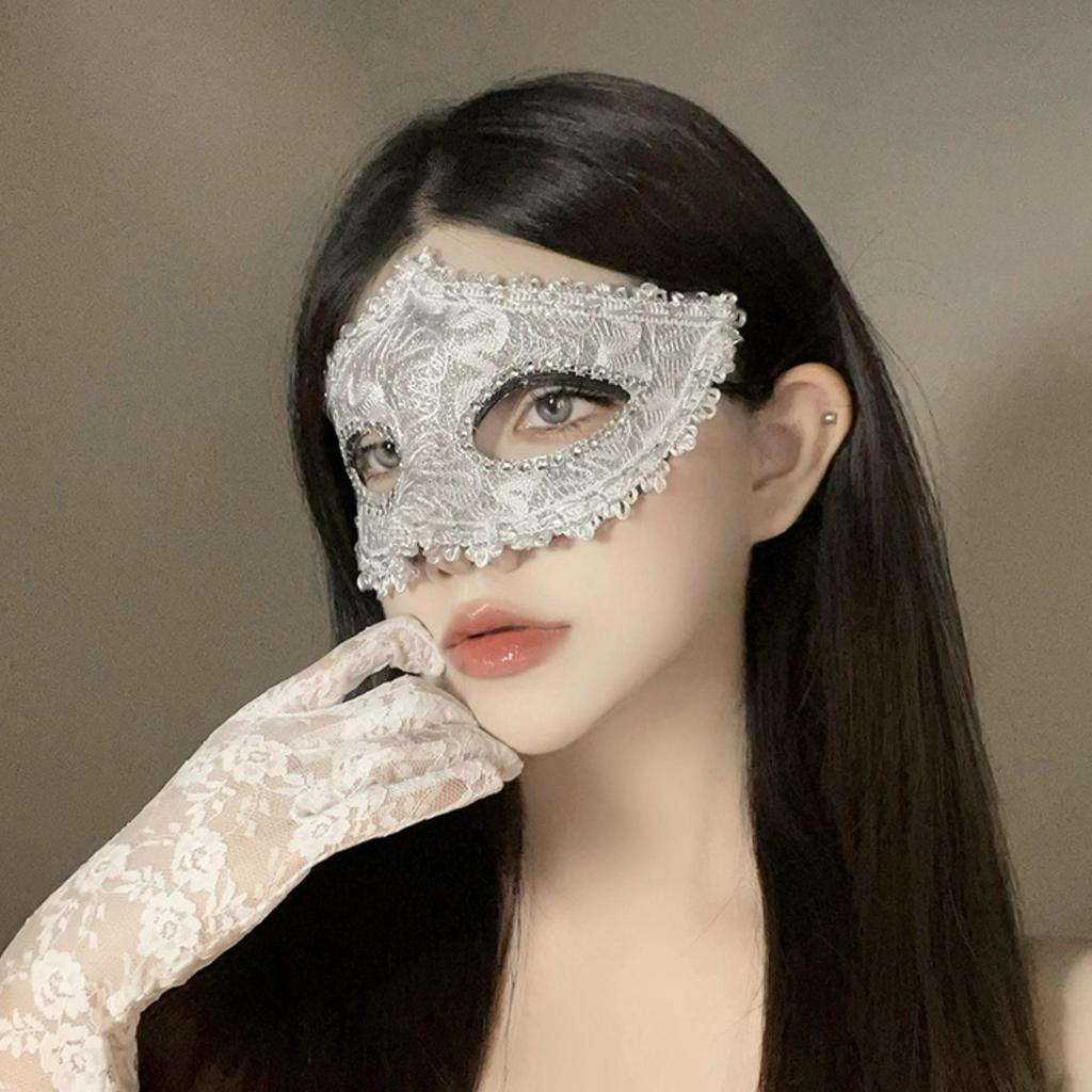 Сексуальная кружевная полумаска с перьями - аксессуар для макияжа на Хэллоуин и маскарада