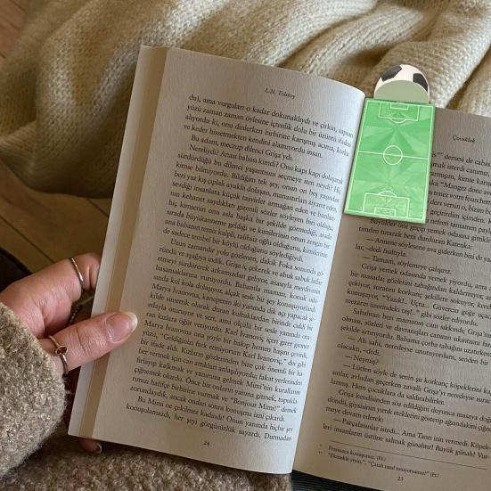 Закладка для книг в виде футбольного мяча Креативная закладка для страниц с 3D-дизайном футбольного мяча и поля для студентов