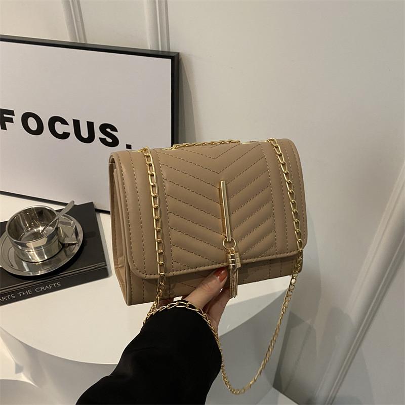 Fashionable Women's Spring Shoulder Bag Stylish Chain Crossbody Purse In Black Khaki Brown Burgundy White