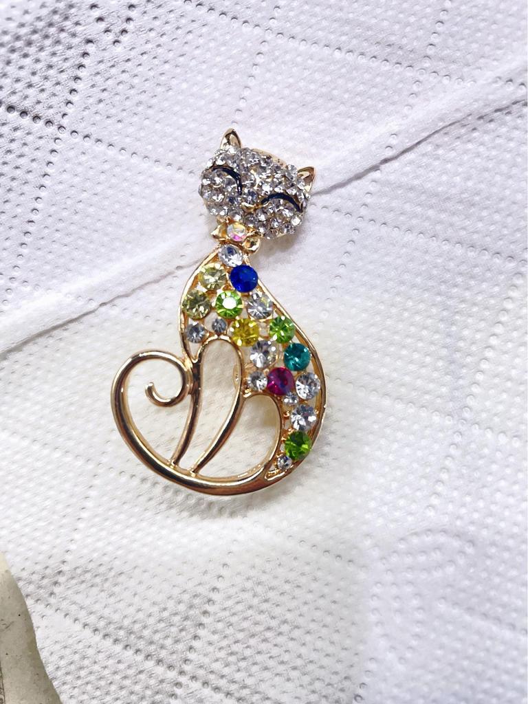 Брошь с инкрустацией из жемчуга и животного - мультяшный стиль, сплав, бижутерия в виде капли масла, для женщин