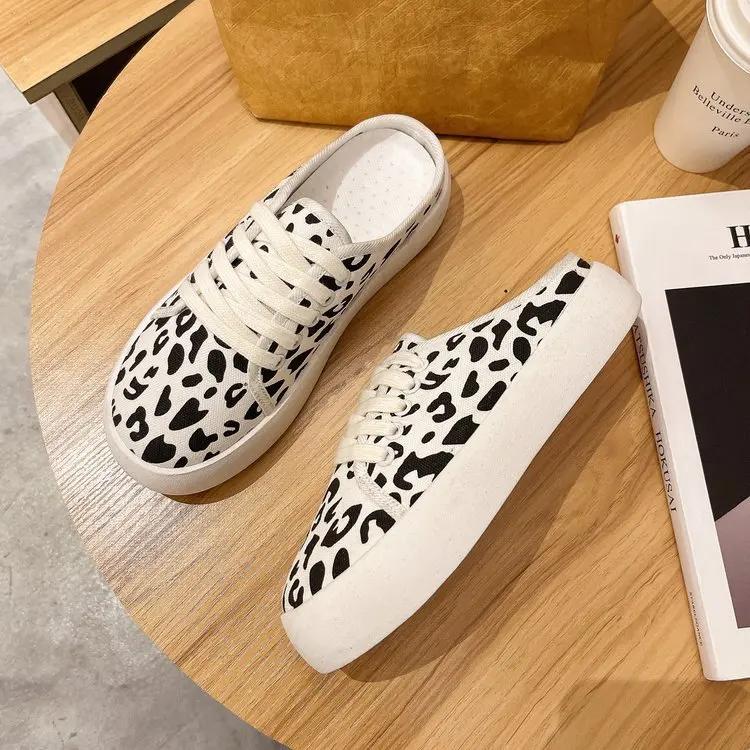 Мода Леопардовый холст Повседневная обувь Женщины Обувь без каблука Тапочки на платформе Летние слипоны Прогулочная обувь Кроссовки Zapatos De Mujer Женщина