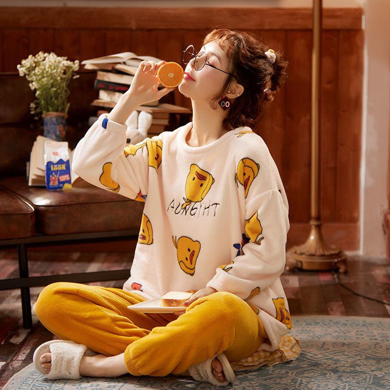 Women's Long-Sleeve Flannel Pajamas - Cute Cartoon Coral Fleece Set for Fall & Winter