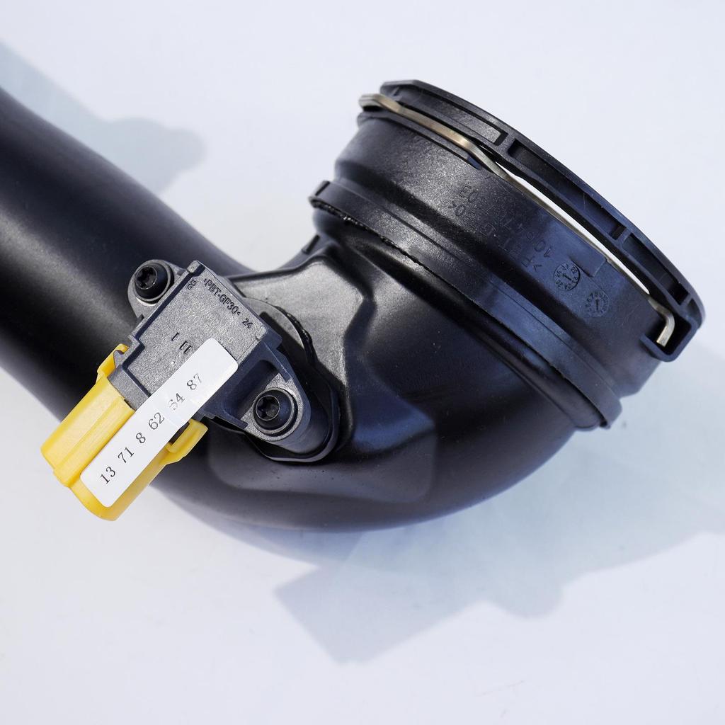 Сборка воздухозаборного шланга воздушного фильтра BMW X5 (Часть 13718626487)