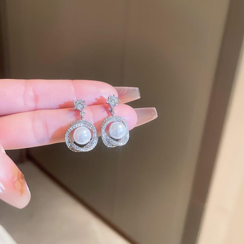 Elegant Zircon Pearl French Retro Luxury Earrings 2025