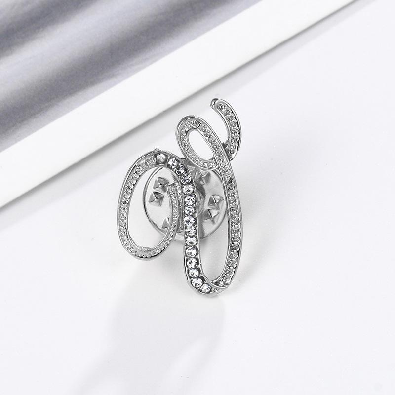 High-Precision Electroplated Vintage Alloy Brooch with Rhinestones