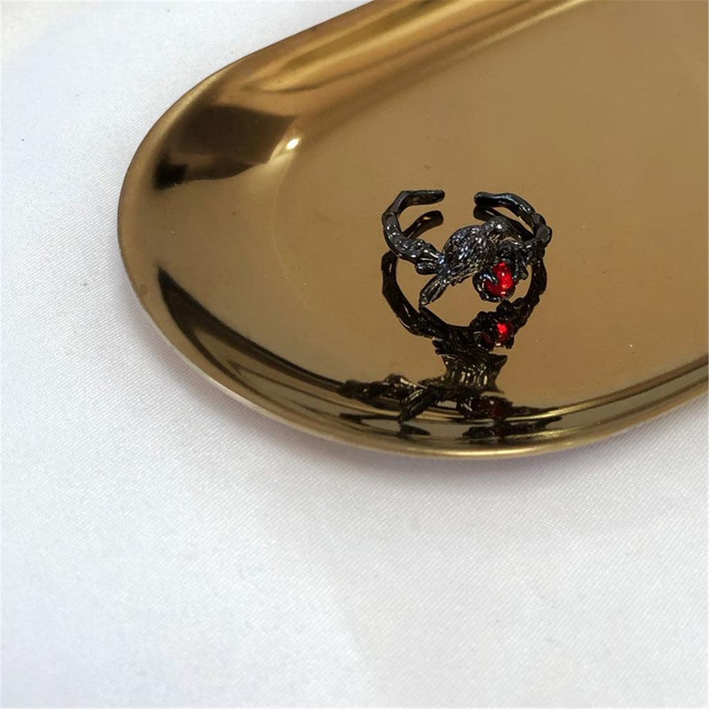 Кольцо с вороном в готическом стиле для любителей уникальной и загадочной моды. Аксессуар для пальца для вечеринок, фестивалей и повседневной носки.