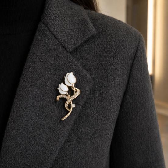 Strong Buckle Brooch Pin, 3D Tulip Bud Shape Lapel Pin with Rhinestones Versatile Badge Inlaid, Electroplated Anti-Oxidation for Coats Shirts Bags