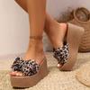 Женские шлепанцы на танкетке, шлепанцы с леопардовым принтом и бантом, летние новые повседневные шлепанцы для женщин, шлепанцы на платформе на высоком каблуке