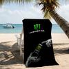 Пляжное полотенце с узором из логотипов Monster Energy - мягкое, впитывающее, можно стирать в машине. Легкое и современное, для плавания, незаменимо в путешествиях