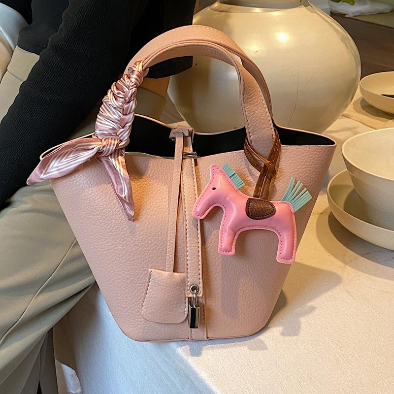Women's bag women's 2025 new large-capacity versatile hand carry vegetable basket high-end single shoulder handbag bucket bag