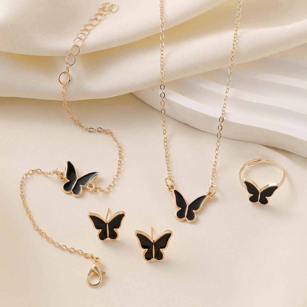Exquisite White Butterfly Glaze Necklace: Elegant, Versatile, and Trendy Clavicle Chain.
