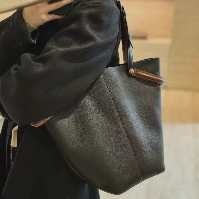"2025 Retro Bucket Bag: Versatile, Large-Capacity Handbag for Autumn and Winter"