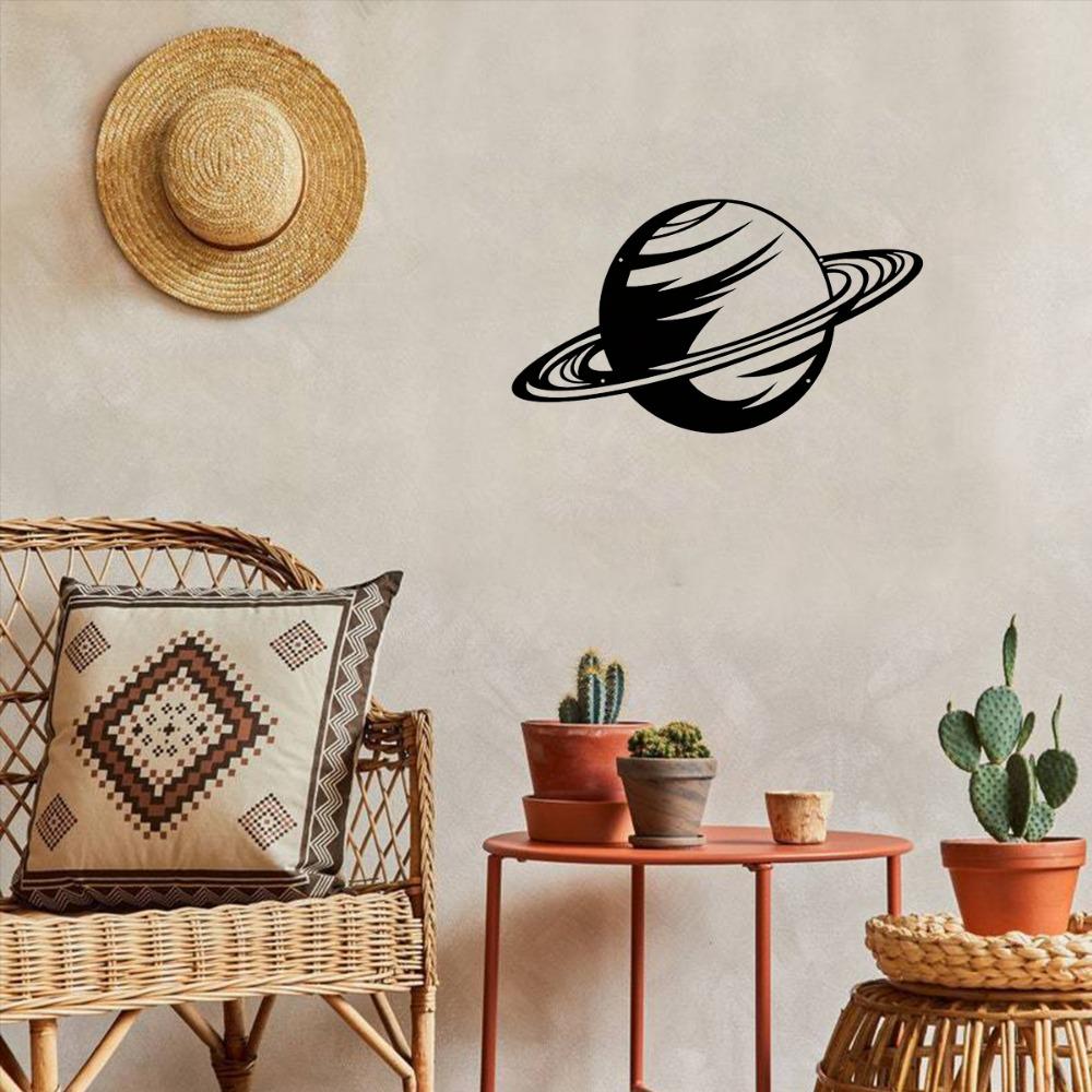 Металлический настенный декор «Силуэт черной планеты» – Стильный подвесной арт-знак, Элегантное украшение для комнаты и бара, Идеально для гостиной