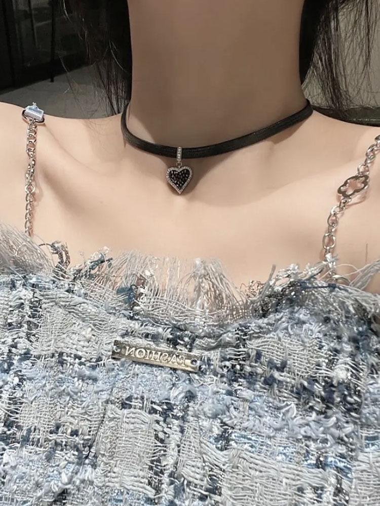 Love Heart Rivet Punk Choker Necklace - Y2K Subculture Clavicle Chain
