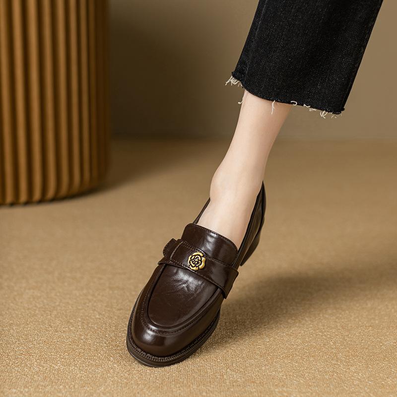 Spring sheepskin camellia soft sole loafers women's fashion casual flat heel single shoes one pedal small leather shoes
