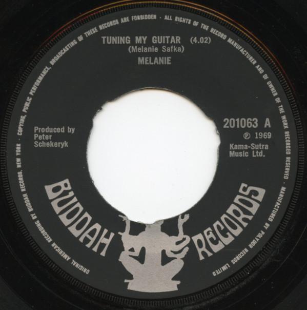 7inch Record MELANIE (2) - Tuning My Guitar 201063 Buddah Records 1969 UK Pop Used