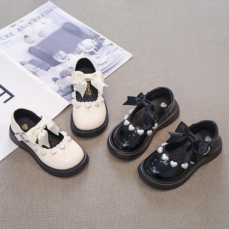 Кожаная обувь для девочек 2025 весна и осень новая детская обувь Мэри Джейн туфли принцессы обувь для выступлений для девочек одинарная обувь с бантом и жемчугом