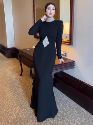 Осеннее вечернее платье 2025 года с высоким воротником, сборкой на талии и принтом