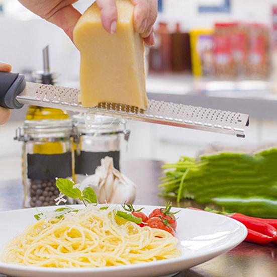 Терка для сыра из нержавеющей стали Многоцелевая кухонная овощечистка Терка-цедратор для лимона, устойчивая к ржавчине, с эргономичной ручкой, для кухонного использования