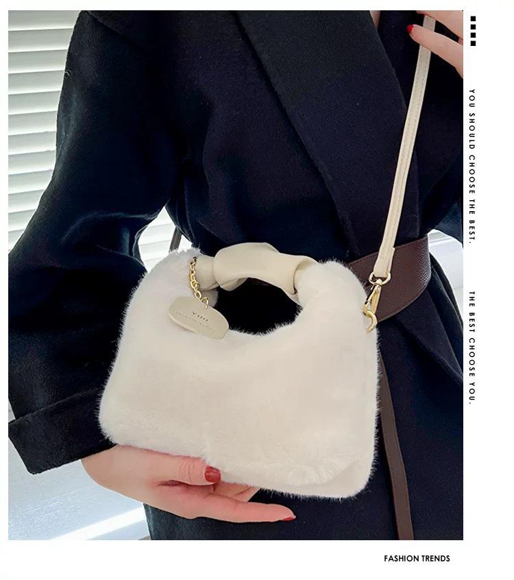 2026 New Winter Plush Furry Handbag: Cute, Handheld, Underarm Small Bag