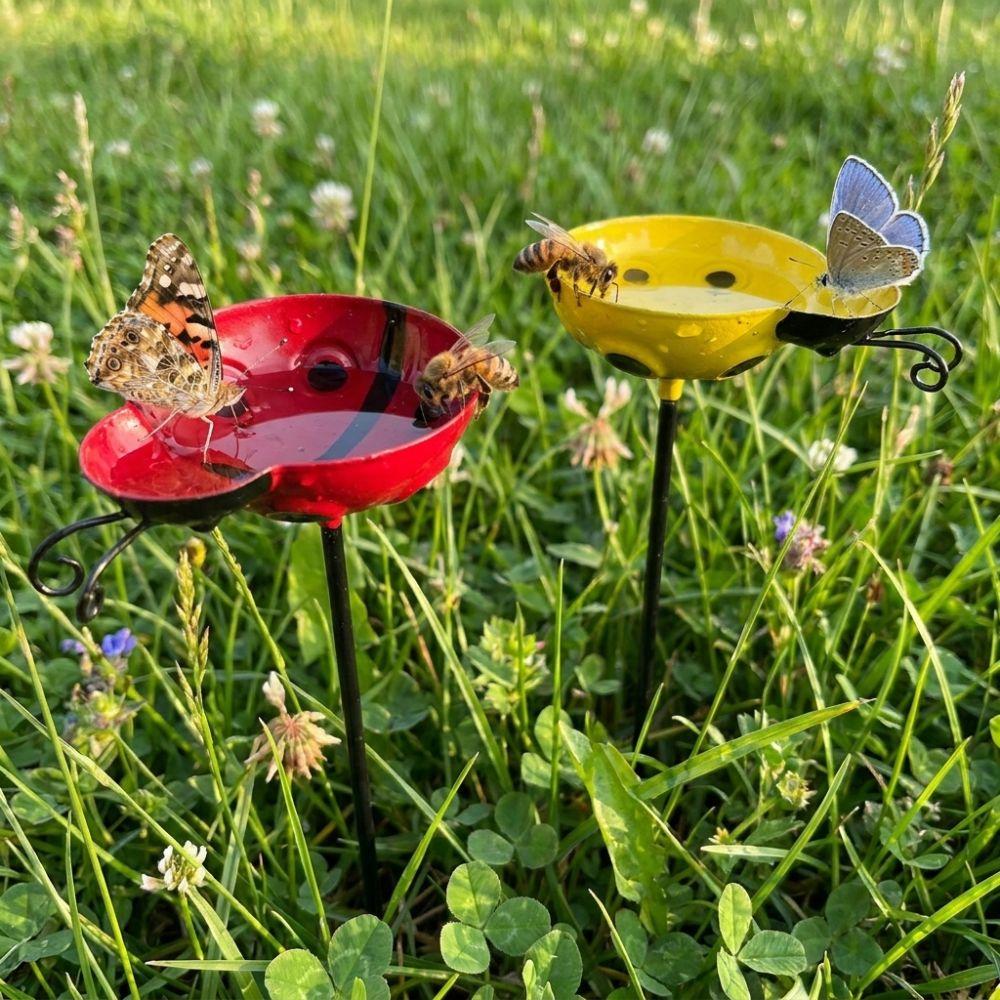 Iron Art Bee Watering Station Rust-resistant Metal Garden Stake Bird Bath Stake Lawn Decor