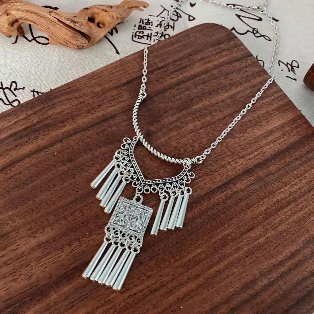 Plain Silver Antique Irregular Geometric Fringed Necklace Light Luxury Niche Ethnic Style Collarbone Chain Fashion Personalized Necklace Women