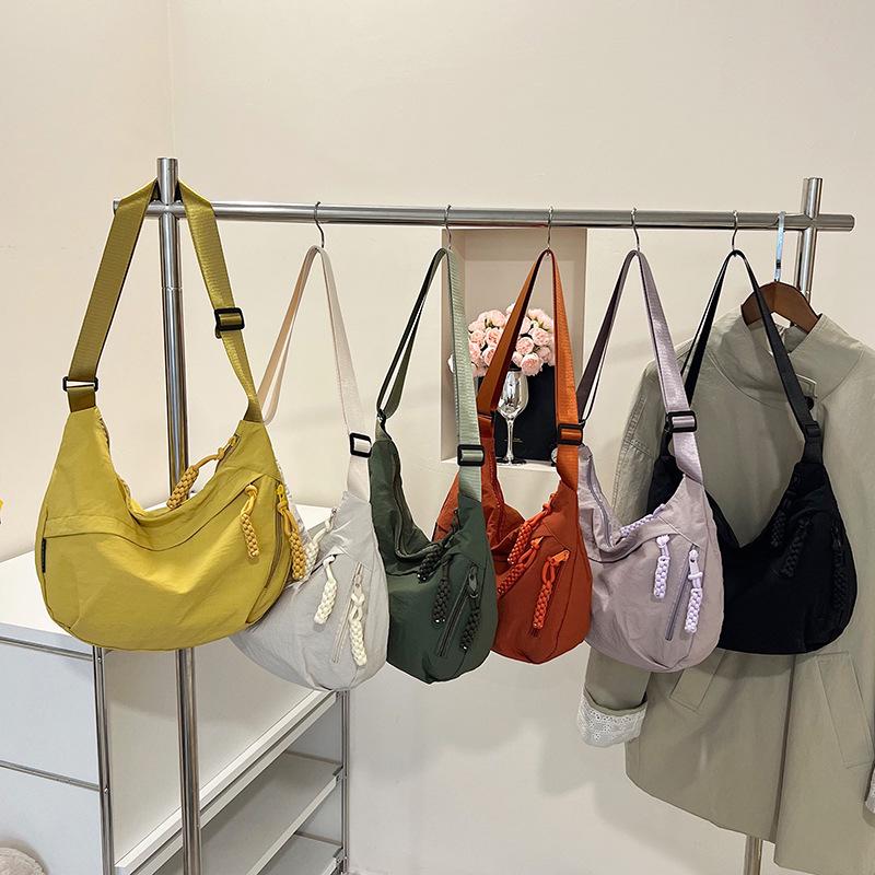 Легкая нейлоновая сумка кроссбоди: Модный дизайн в виде пельменя большой вместимости для женщин