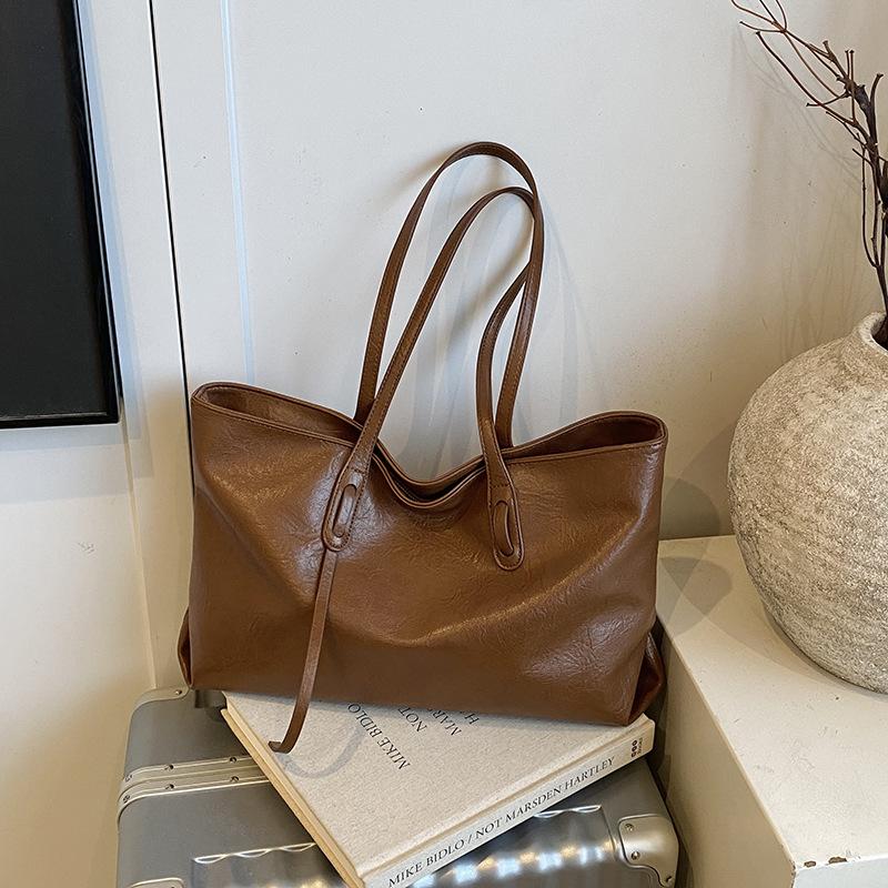 Сумка большой вместимости женская осенне-зимняя универсальная 2025 новая простая текстурная сумка через плечо ретро рабочая сумка-тоут для поездок