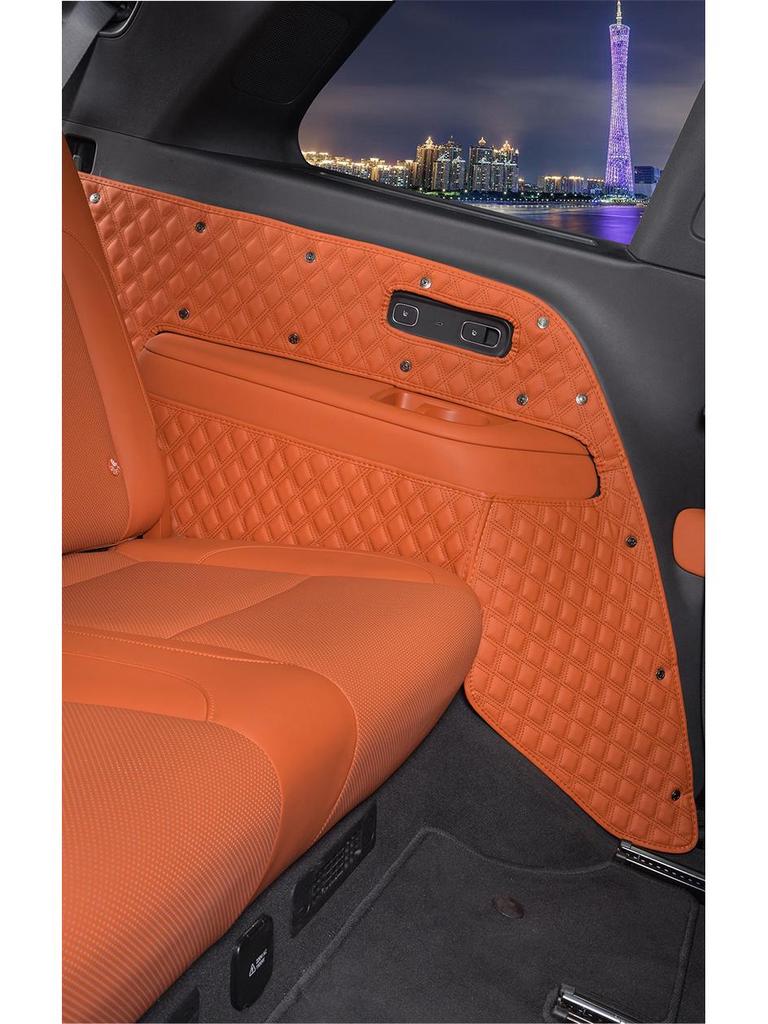 Коврик в багажник Ideal L7: Коврик в багажник с полным покрытием для салона автомобиля, соответствует цвету оригинального салона