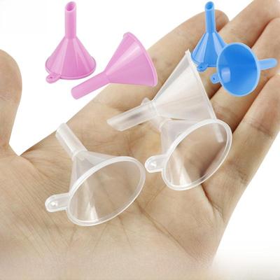 Мини-воронка для духов и спирта: Пластиковая воронка для розлива жидкости в бутылки
