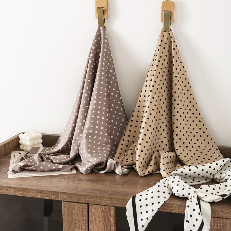 2024 Весна и осень Тонкий французский бежевый шарф в горошек Женский квадратный шарф Шаль Внешнее украшение Универсальный шарф