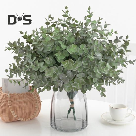 Искусственный эвкалипт со стеблем 7 вилок Не увядает без полива Реквизит для фотографий Реалистичные многоразовые пластиковые искусственные зеленые растения Товары для украшения дома