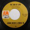 7-дюймовая пластинка SÉRGIO MENDES & BRASIL '66 - The Look Of Love 924 A&M Records 1968 США Оби Латинская Б/У