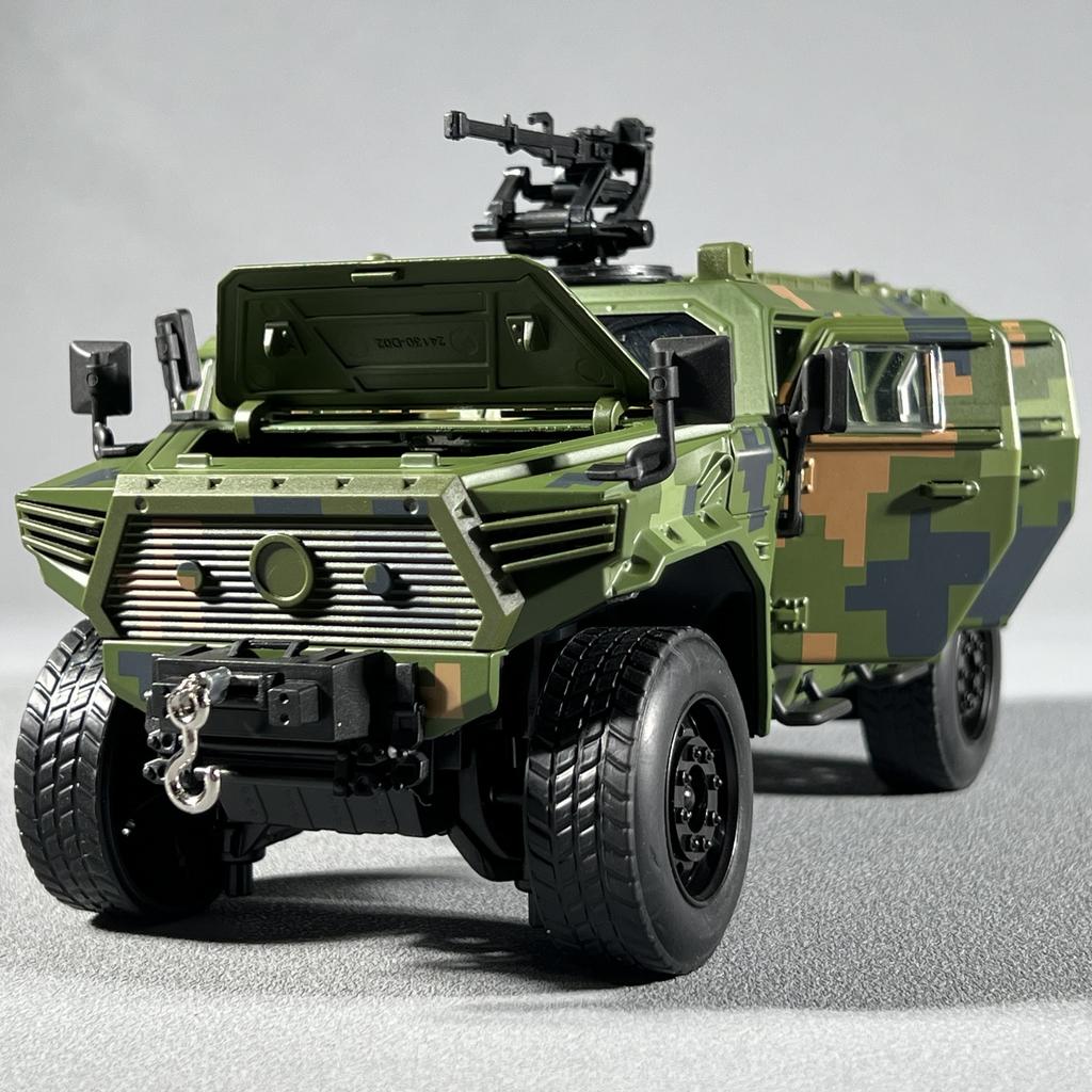 1:20 Храбрый Воин Бронированный Взрывозащищенный Автомобиль Сплав Литьевая Модель Машинки Настольное Украшение для Дома Дисплей Украшения День Рождения