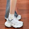 2025 новые повседневные спортивные туфли женские весна и осень белые универсальные туфли для папы на платформе популярные сетчатые дышащие туфли прилив