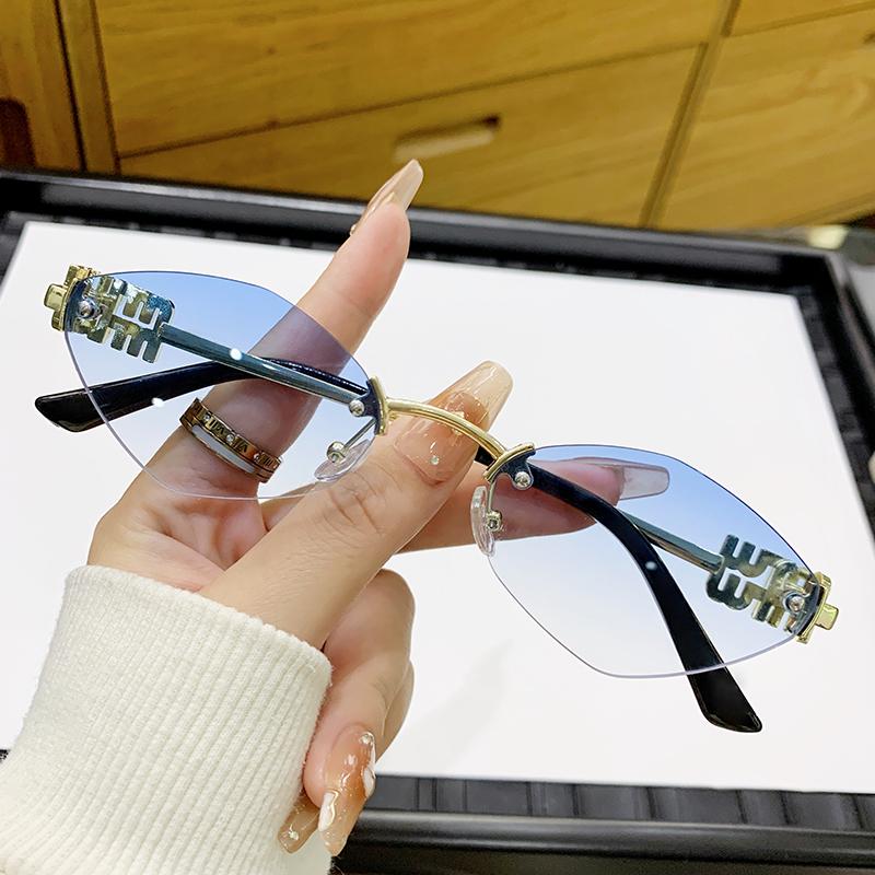 1/2Pcs Fashionable Polygonal Small Frame Retro Sunglasses For Women Metal Frameless Fashion Sunglasses 90292