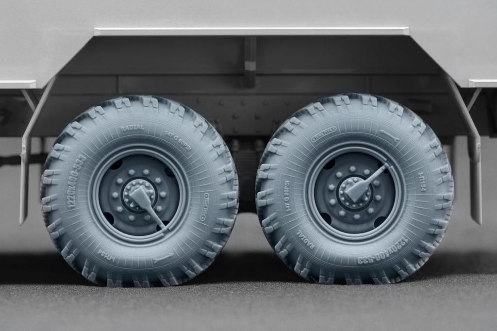 Набор колес для грузовика Пластиковые детали модели SCXWM35009S Scale-X 1/35 KAMAZ-4310 Самодеформирующиеся (7 штук) (для трубача) (Военная техника)