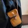 Сумка для мобильного телефона с угловой пряжкой 2025 новая модная популярная маленькая квадратная сумка мини ретро плюшевая контрастного цвета на плечо/кроссбоди