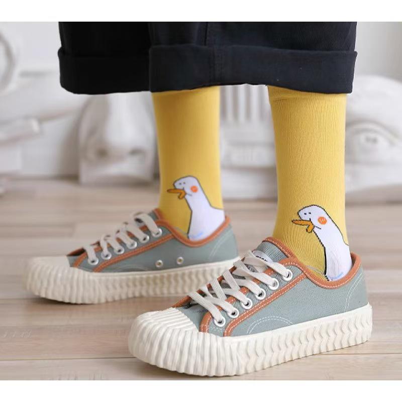 Women's Cartoon Goose Mid-Calf Socks - Trendy & Versatile Cute Duck Pattern