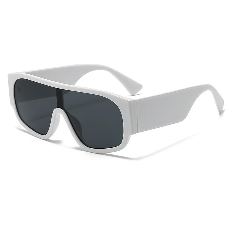 Classic Square Uv400 Sunglasses For Men And Women With Pc Frame And Polarized Look