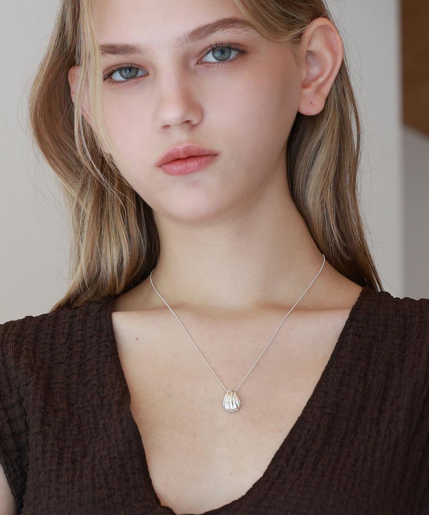 Reindeer Murmur Necklace 05