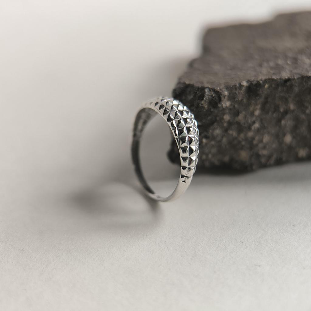 Серебряное кольцо с без камней, вес изделия 1,41 гр (2211235)