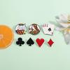 Креативная брошь «Покерная серия»: Металлический значок: Пики, Трефы, Бубны и Червы