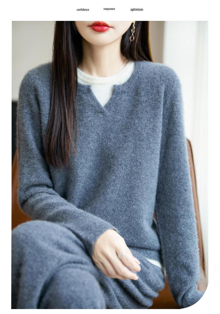 2025 Autumn/Winter Women's Wool Knit Loose V-Neck Pullover with Faux Two-Piece Design