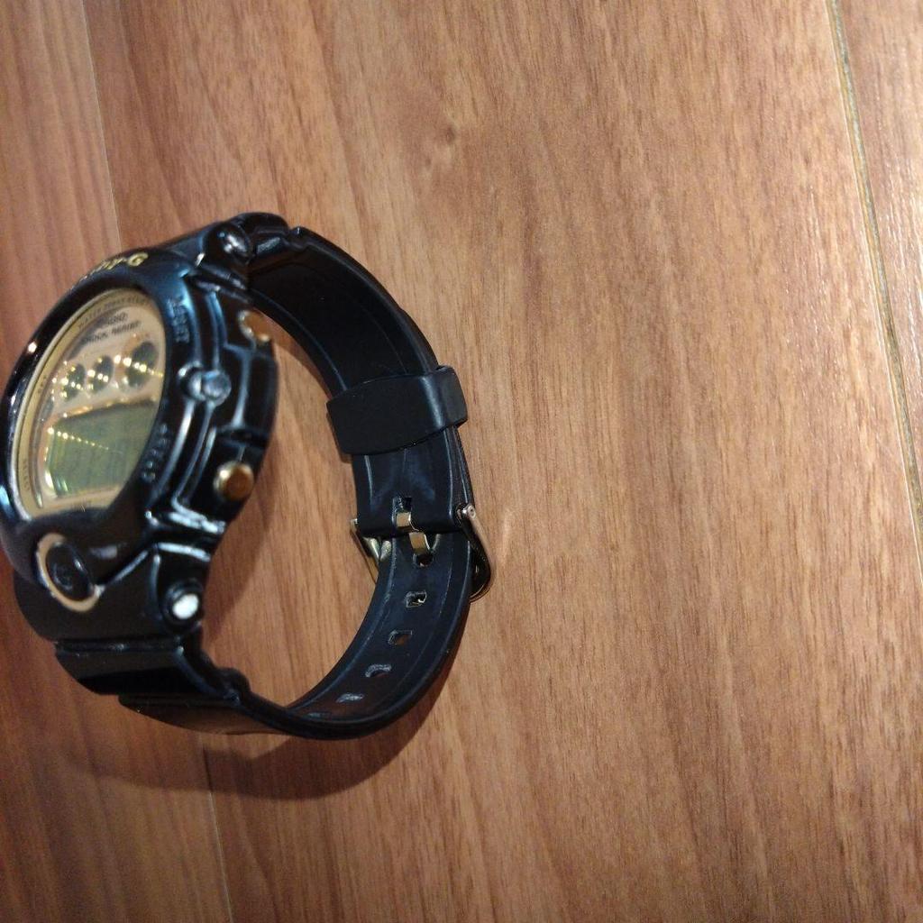 Б/у Цифровые часы CASIO Baby-G BG6901 Черно-золотые